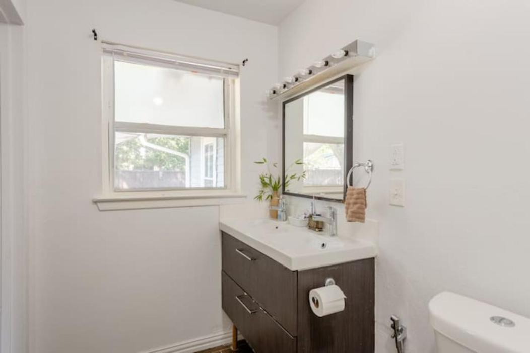 Oasis 3 Near Dfw Airport With Mediterranean Setting Irving Exterior photo